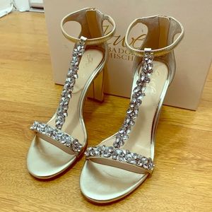Jewel Badgley Mischka T-strap Sandals